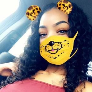 Meet your Posher, Layla